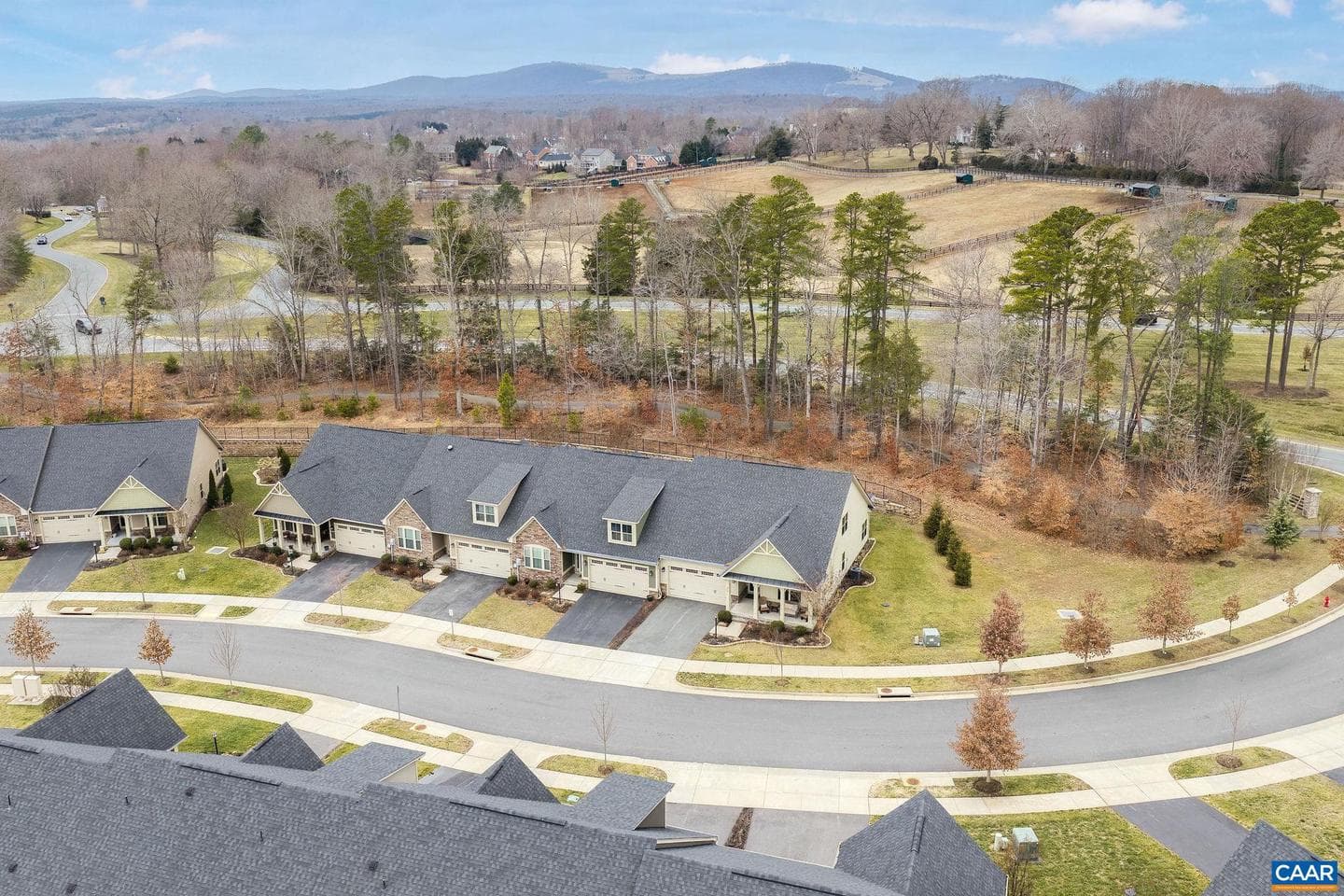 360 Winding Rd photo 42