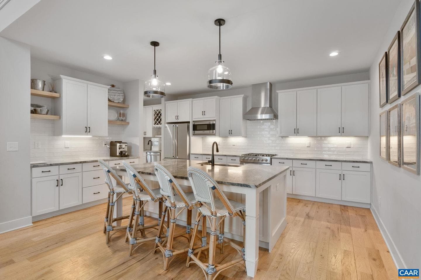 2206 Fowler Cir photo 9
