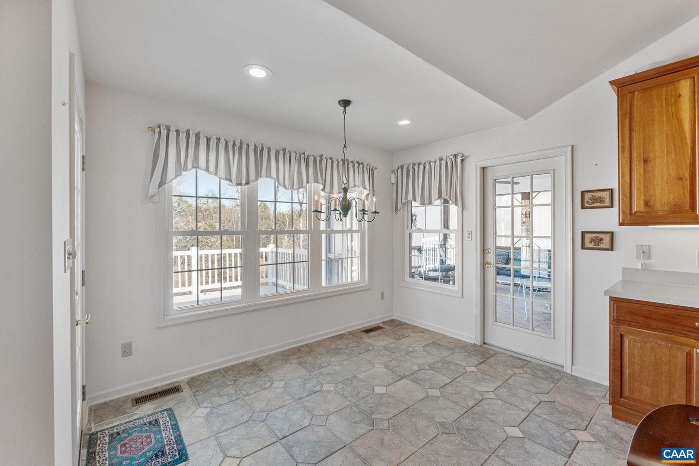 24 Fleetwood Dr photo 21