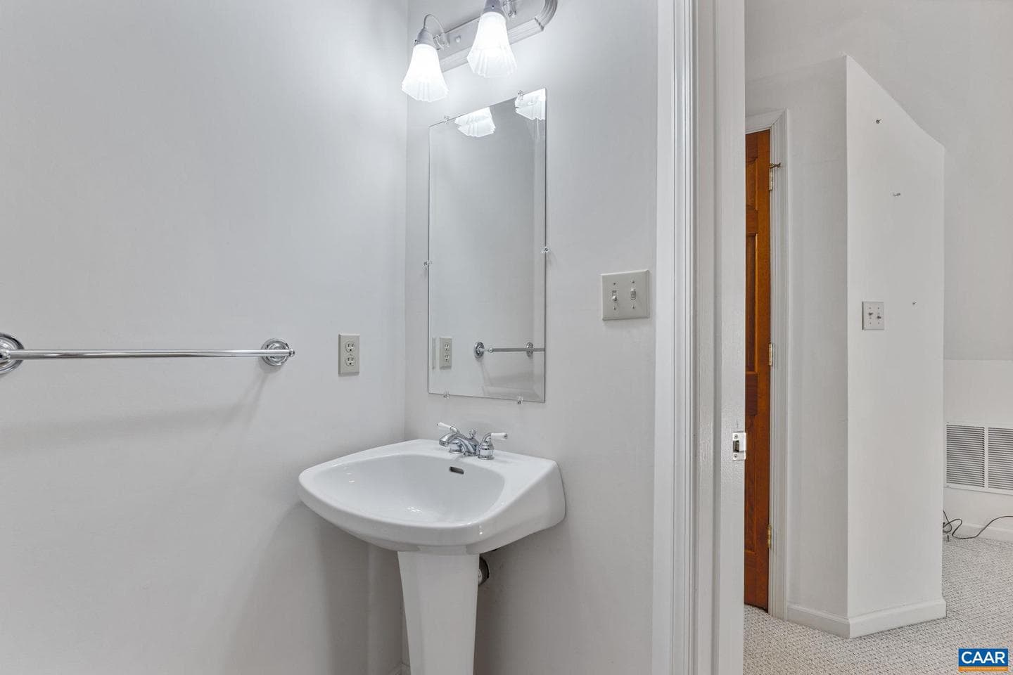24 Fleetwood Dr photo 36