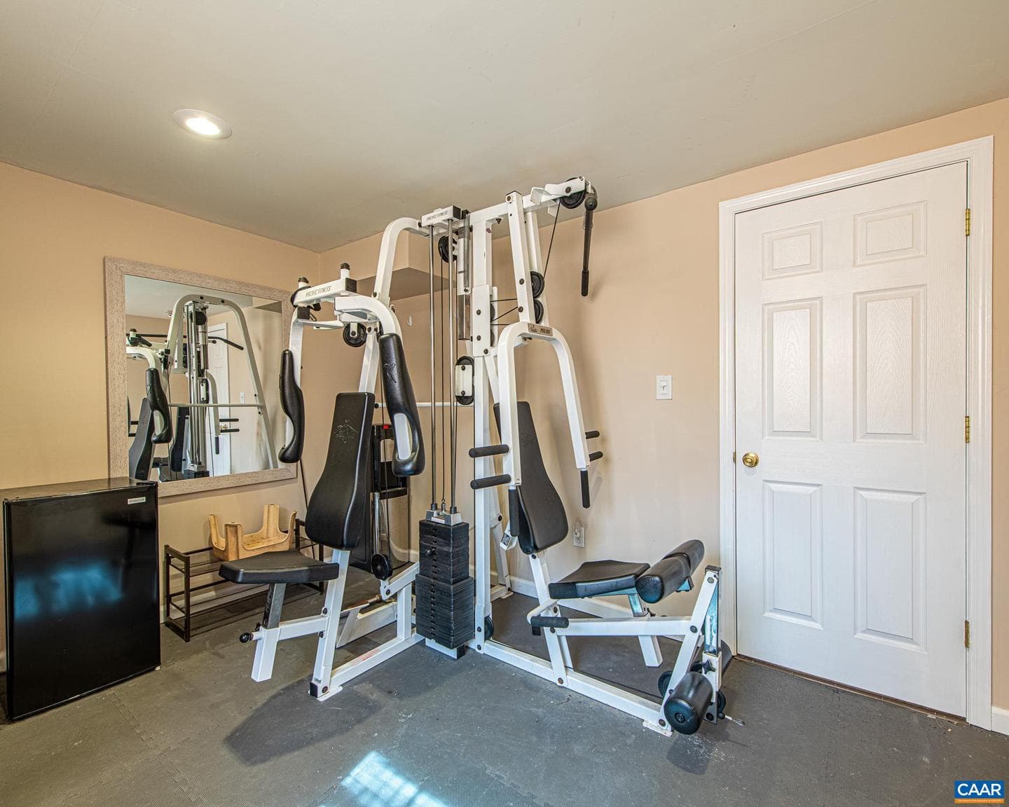 836 Toms Rd photo 13