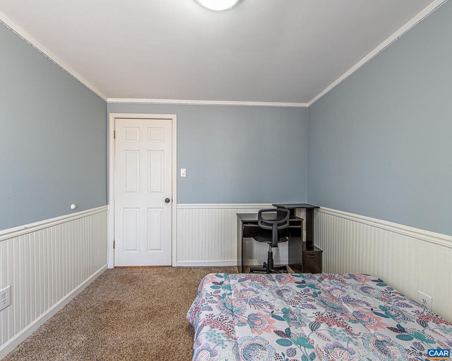 836 Toms Rd photo 8