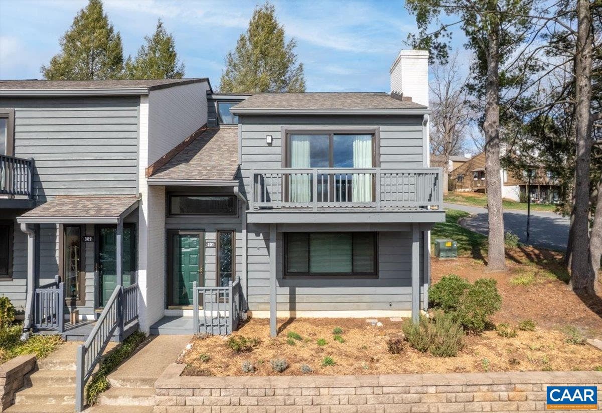 301 Harvest Dr photo 3