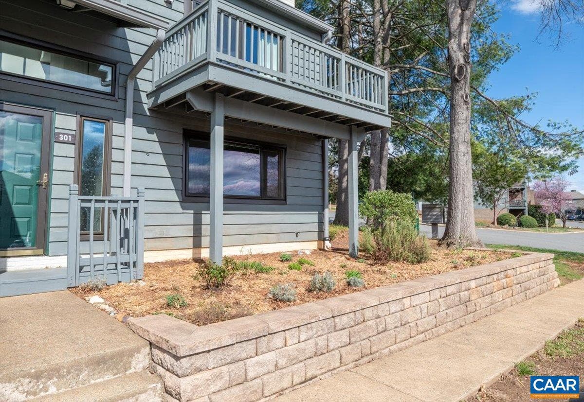 301 Harvest Dr photo 8