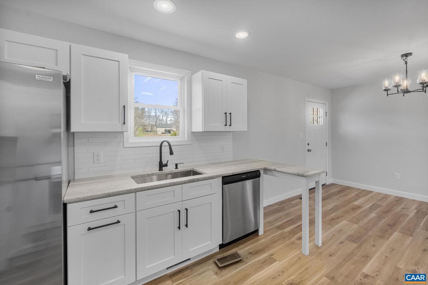 140 Dogwood Hts photo 14