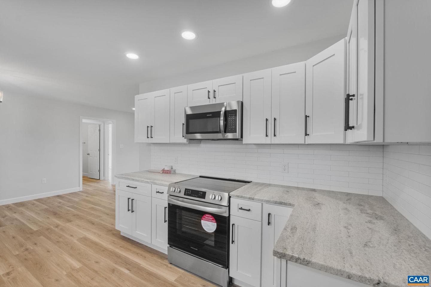 140 Dogwood Hts photo 17