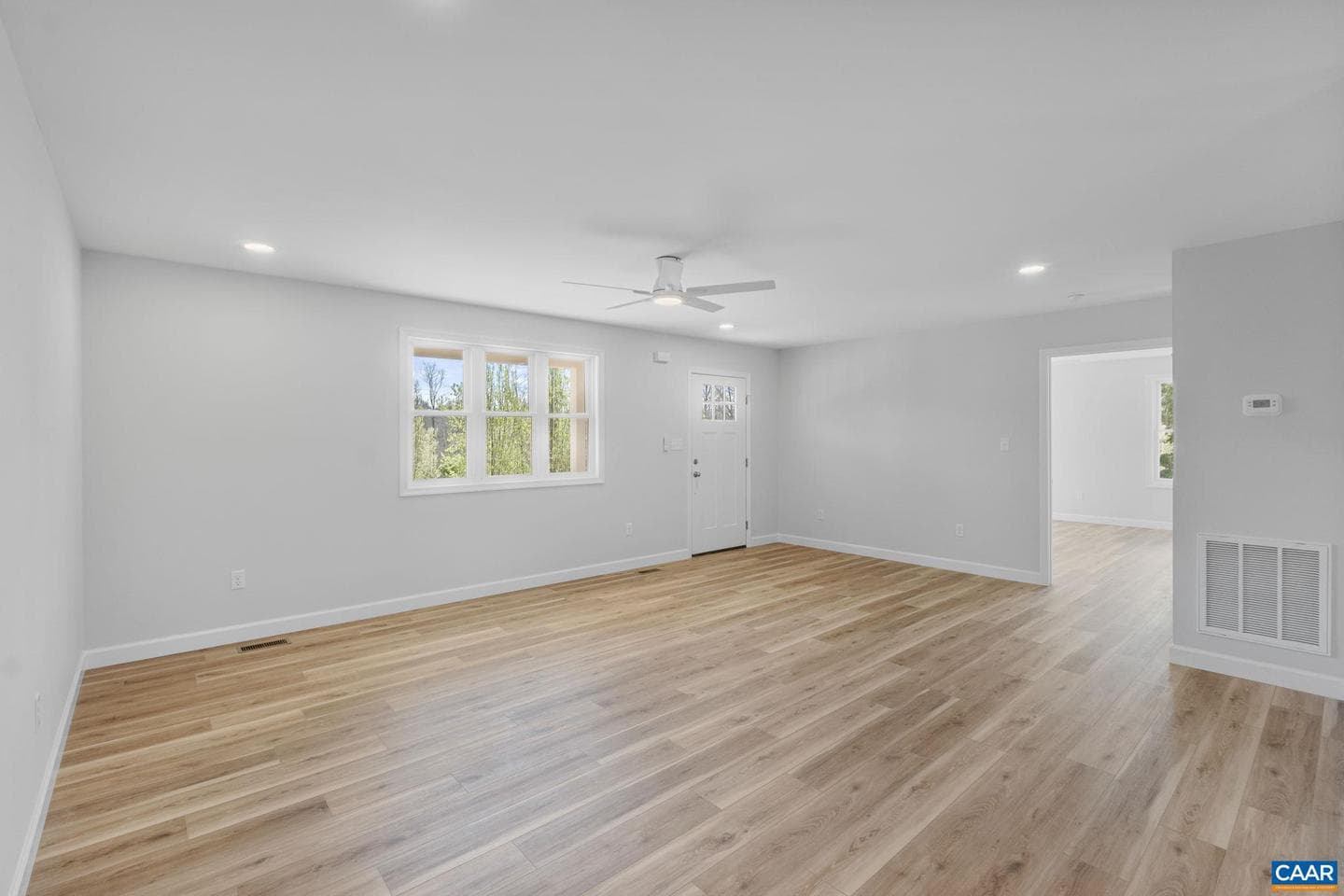 140 Dogwood Hts photo 24