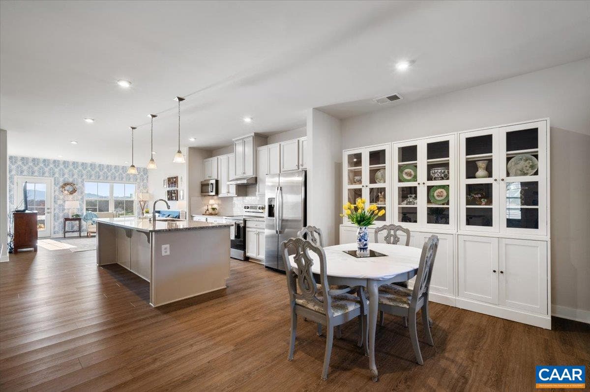 832 Swede St photo 3