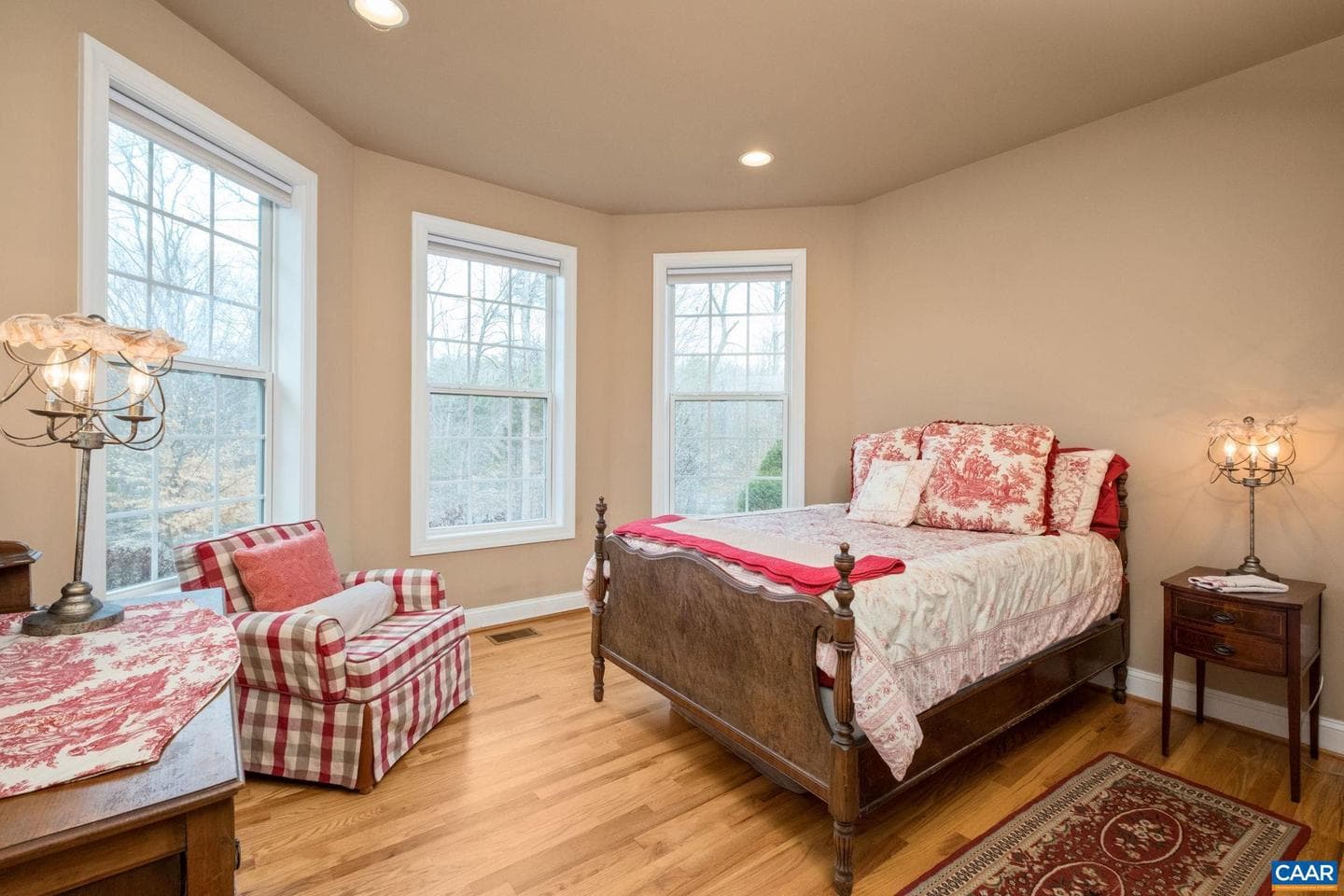 612 London Ct photo 29