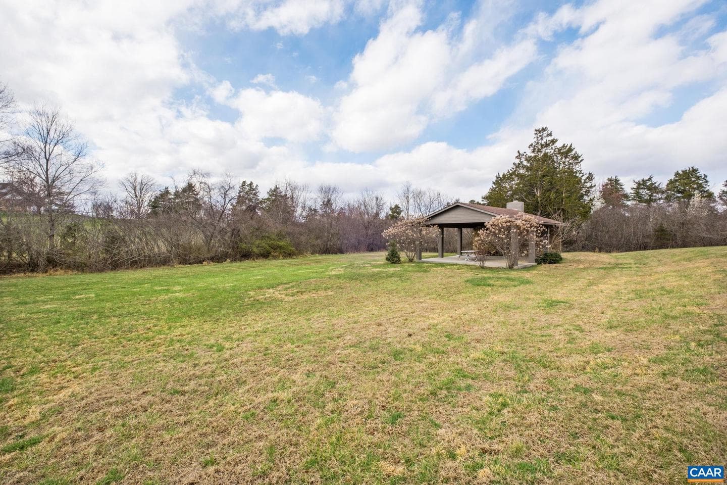 612 London Ct photo 51