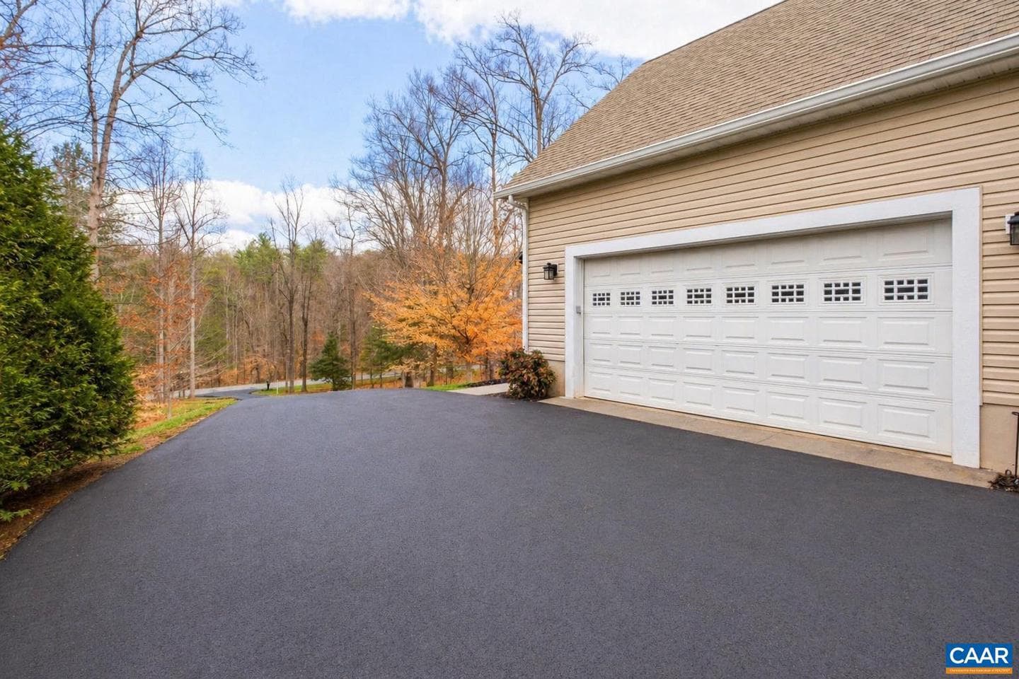 612 London Ct photo 6