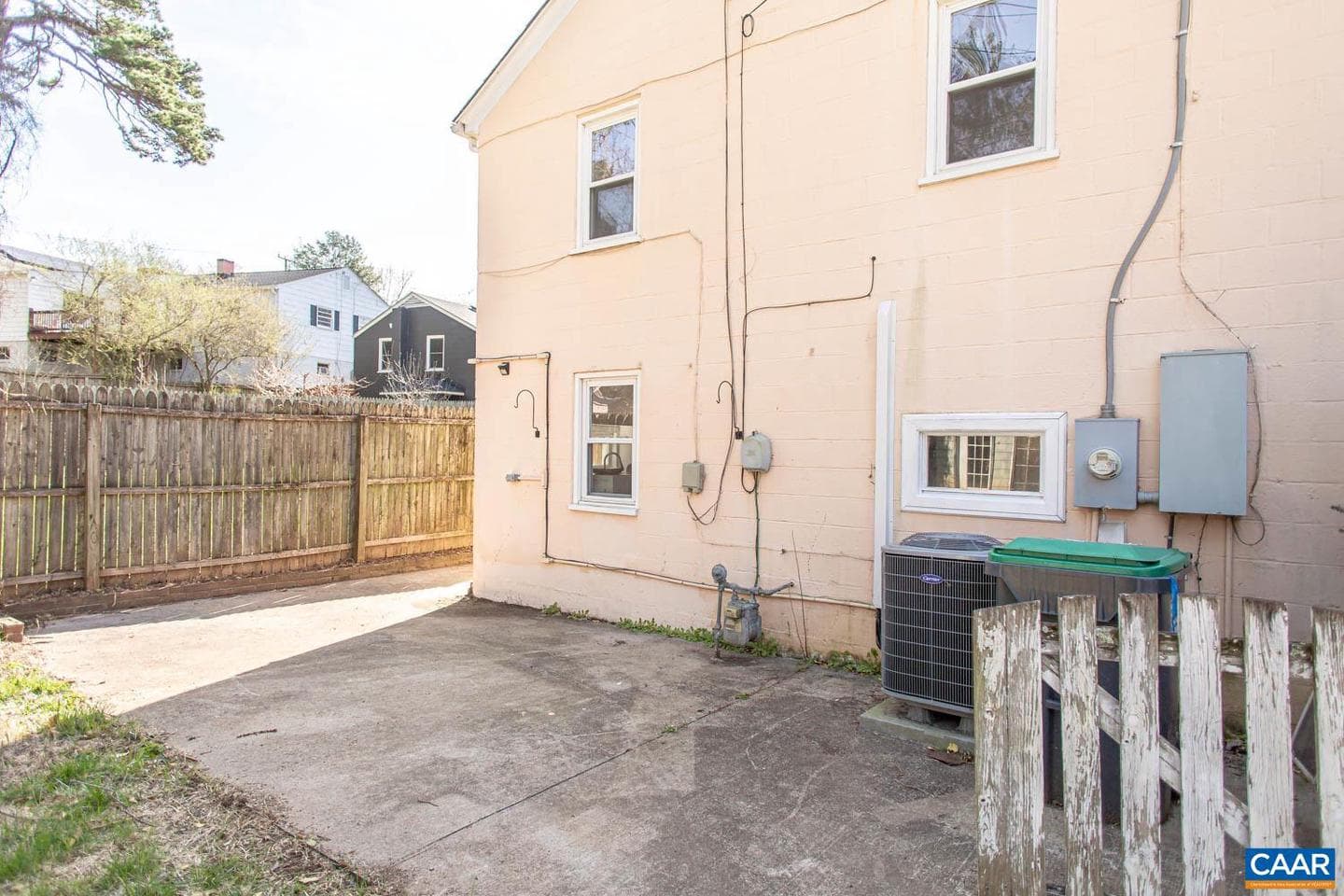 1421 Cherry Ave photo 20
