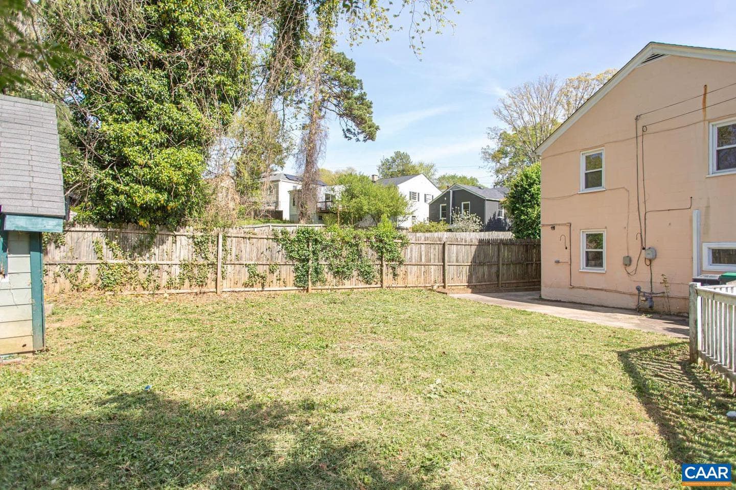 1421 Cherry Ave photo 22