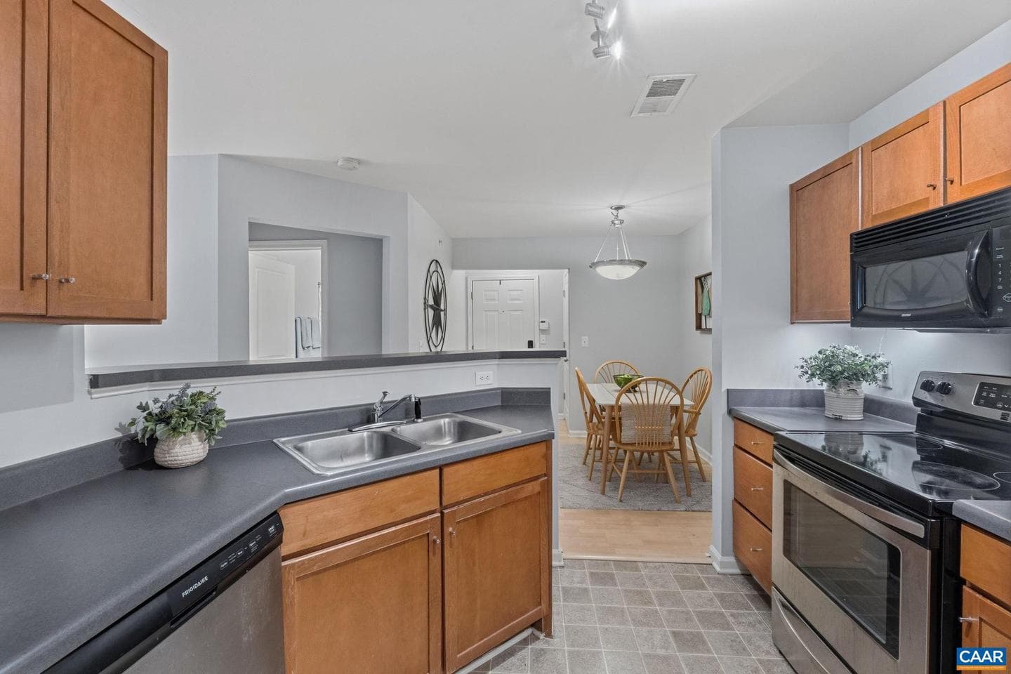 720 Walker Sq #1b photo 9