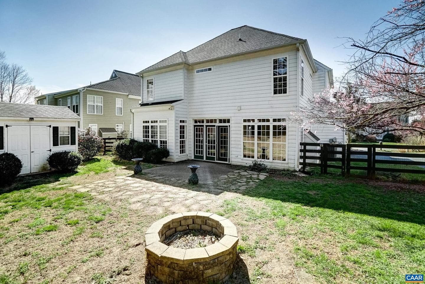145 Grayrock Dr photo 3