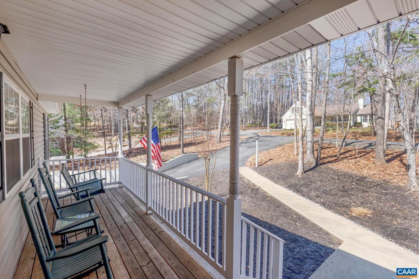 37 West Lake Forest Dr photo 2