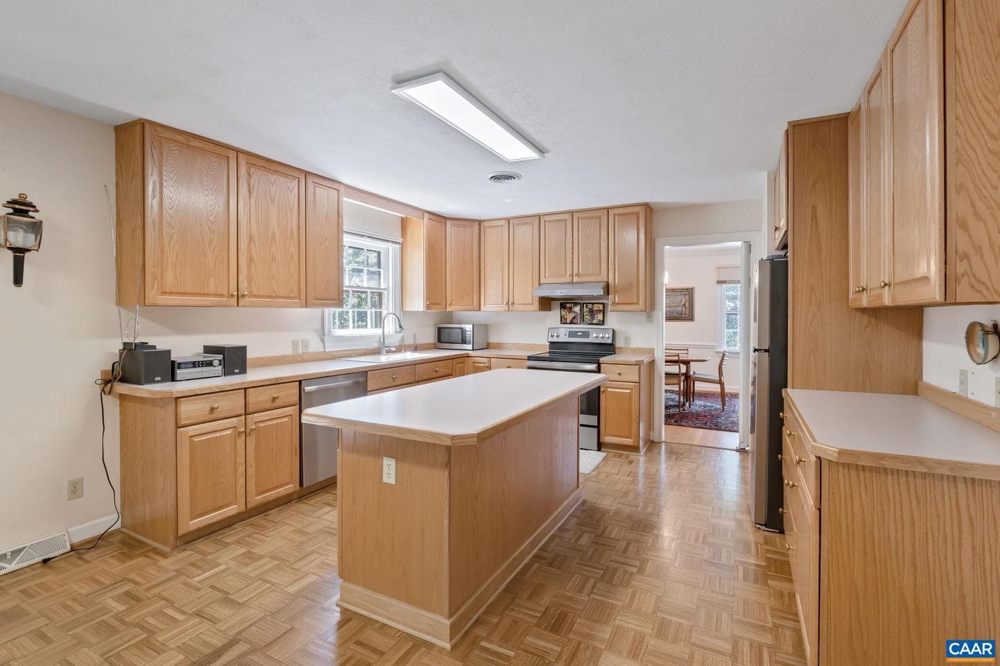 311 Gloucester Rd photo 11