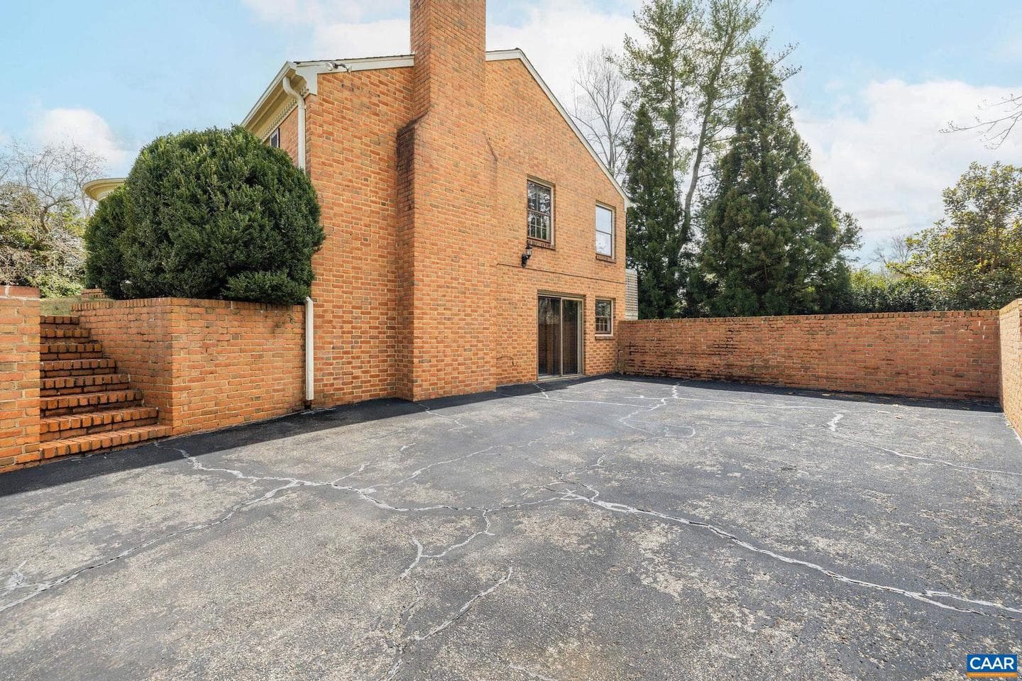 311 Gloucester Rd photo 50