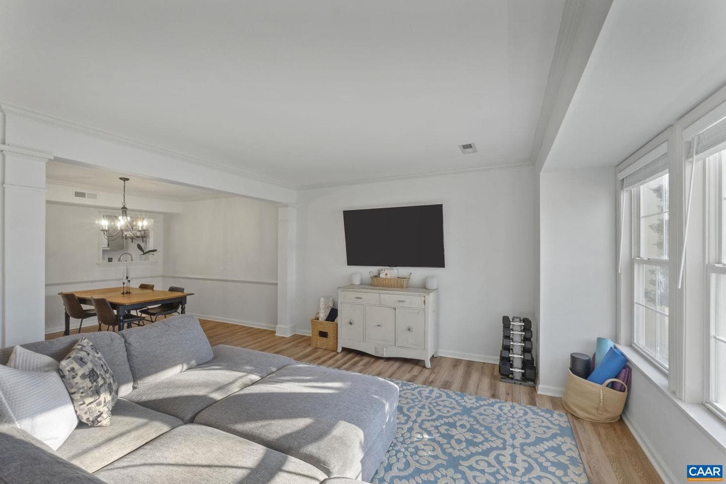 3278 Gateway Cir photo 4