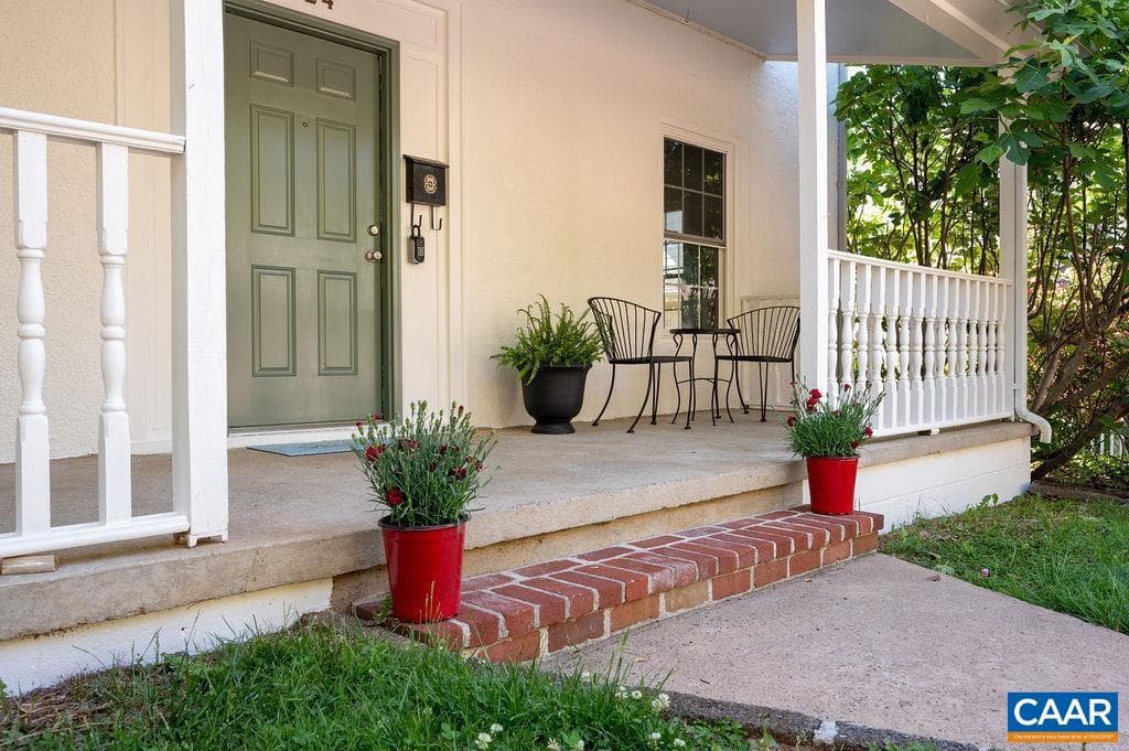 124 Goodman St photo 16