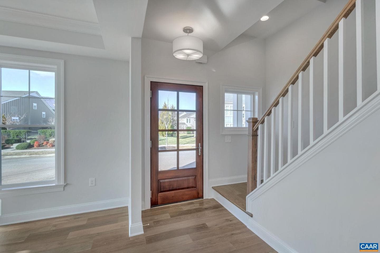 5481 Golf Dr photo 9