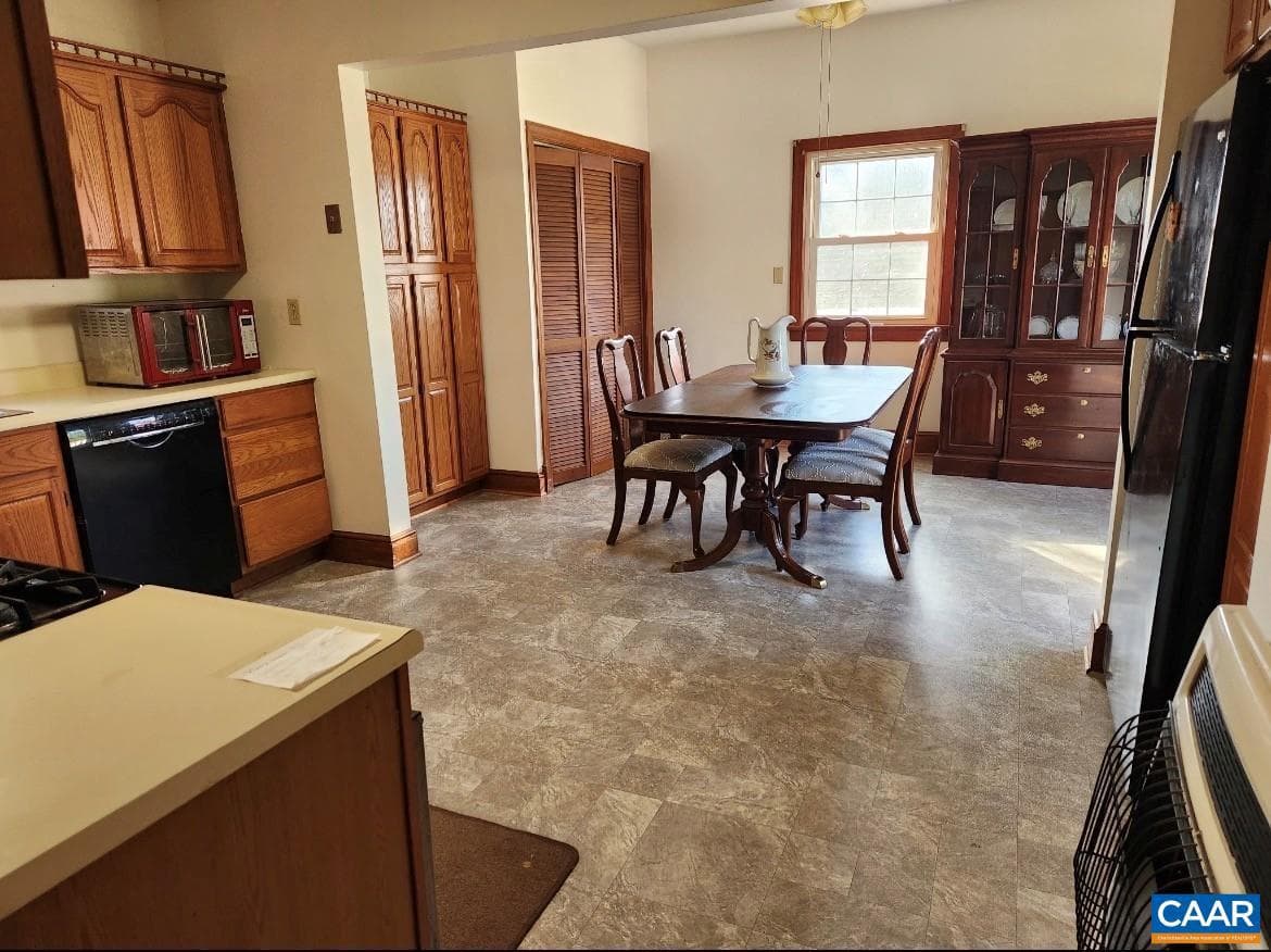 103 Noble Ave photo 9
