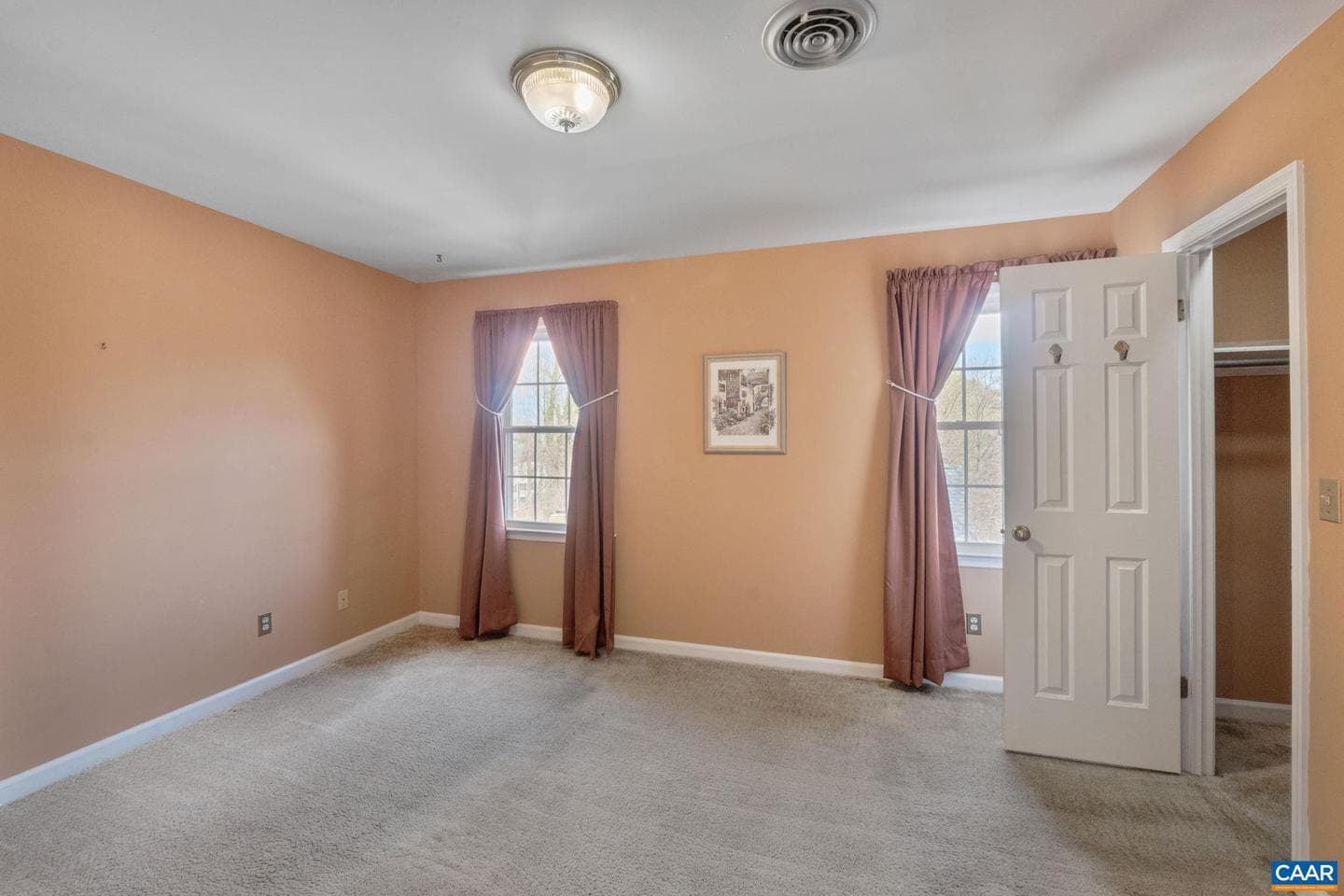 940 Huntwood Ln photo 25