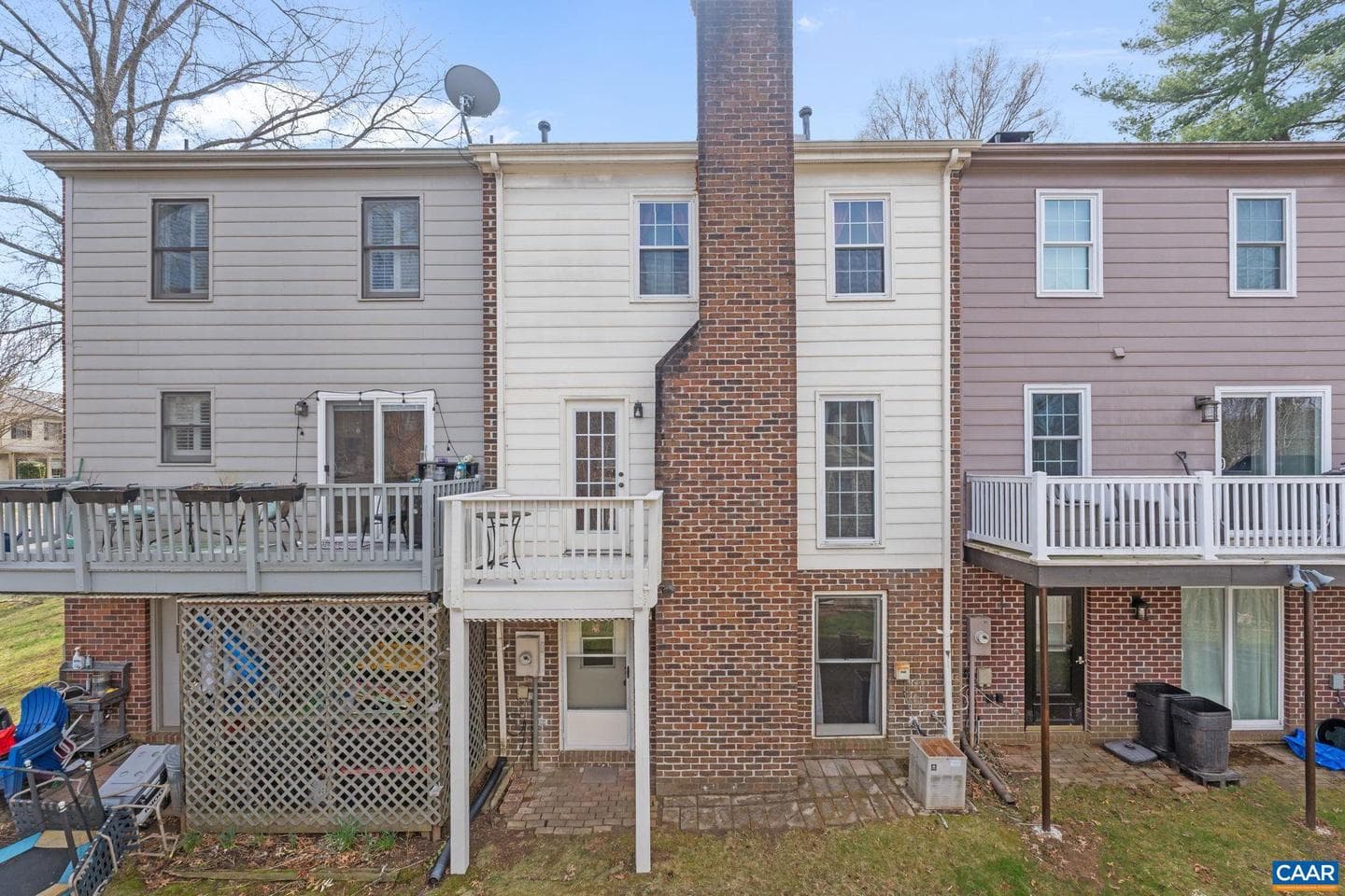 940 Huntwood Ln photo 38