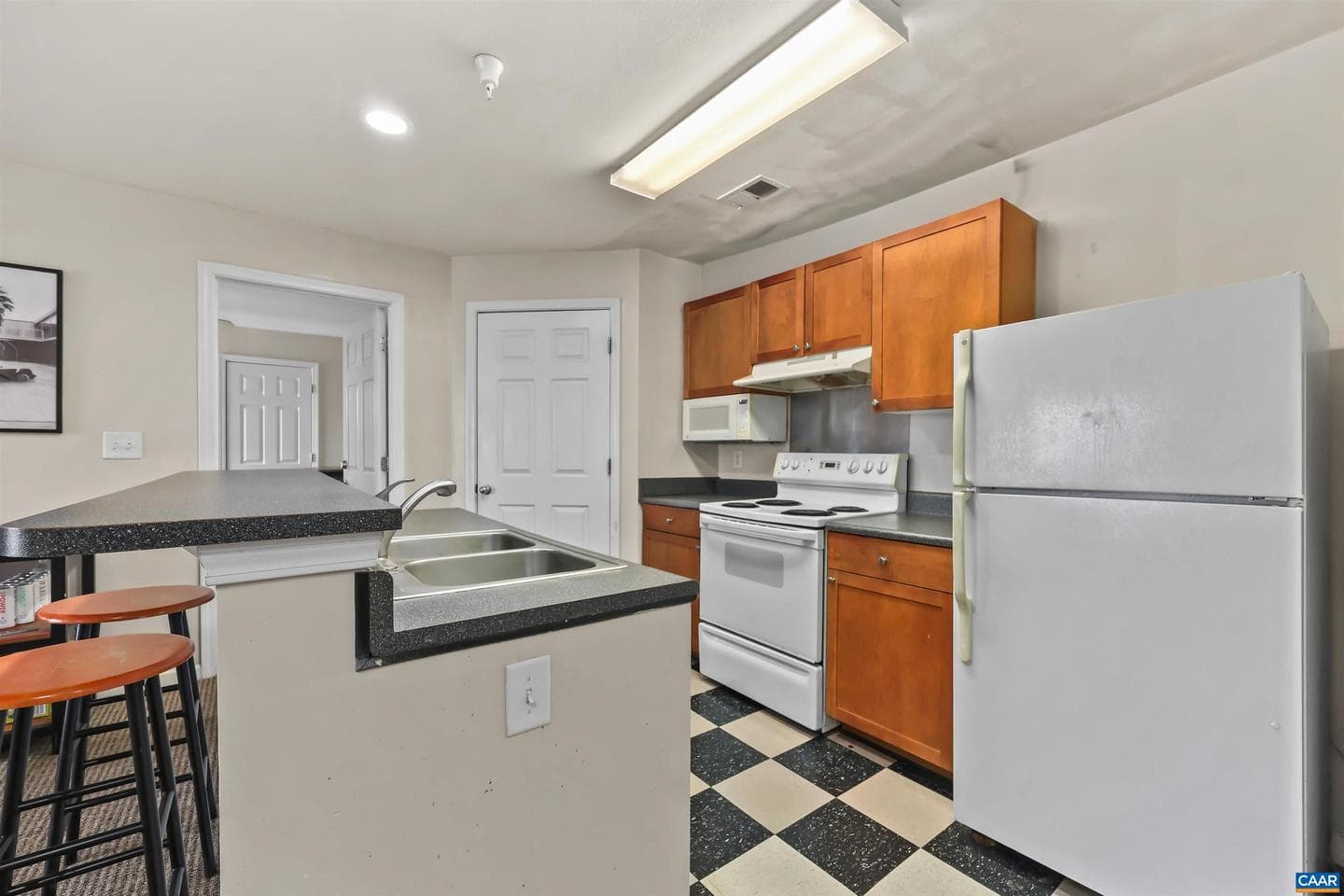 140 Yellowstone Dr #303 photo 4