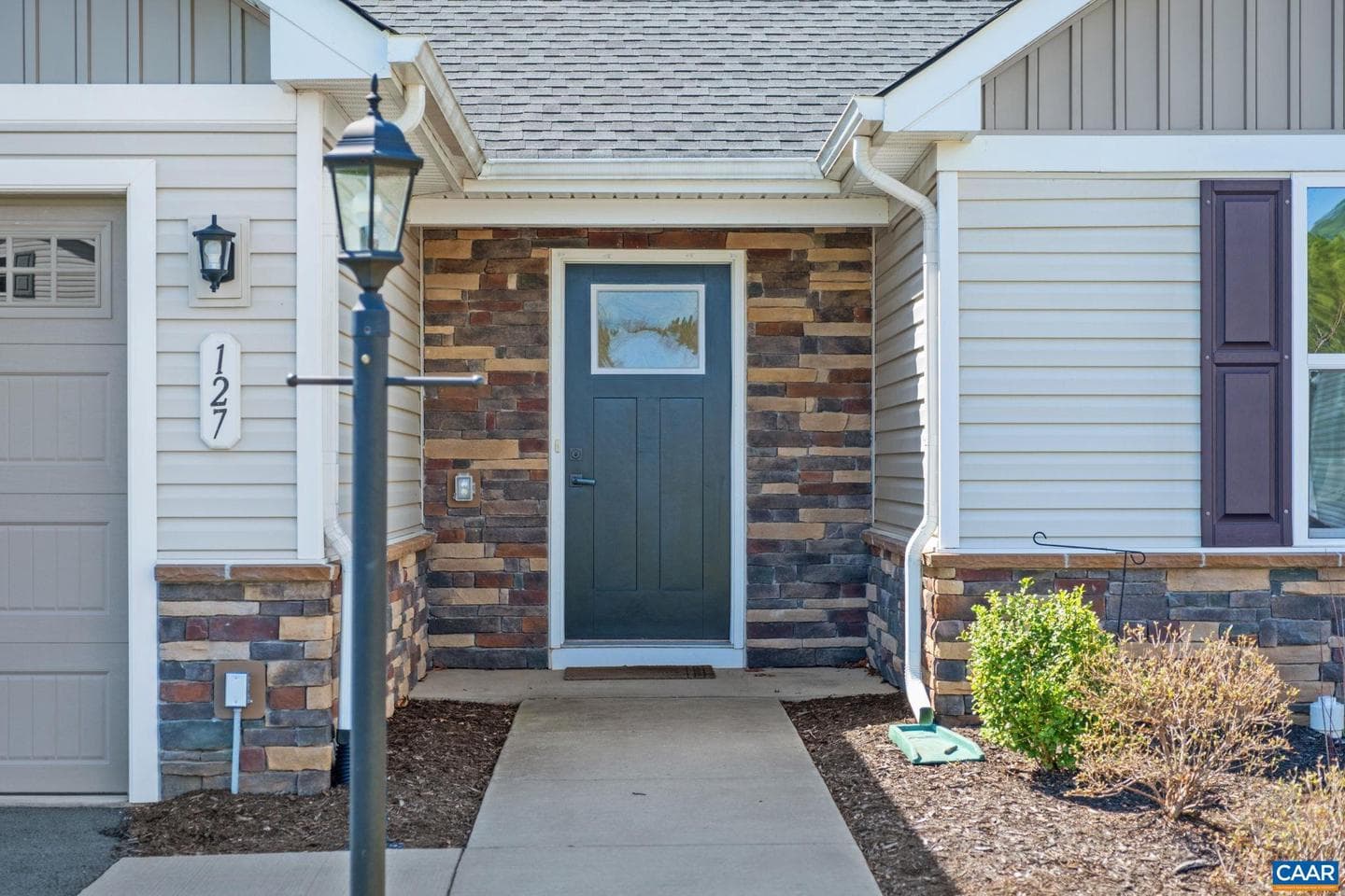 127 Park Dr, Palmyra