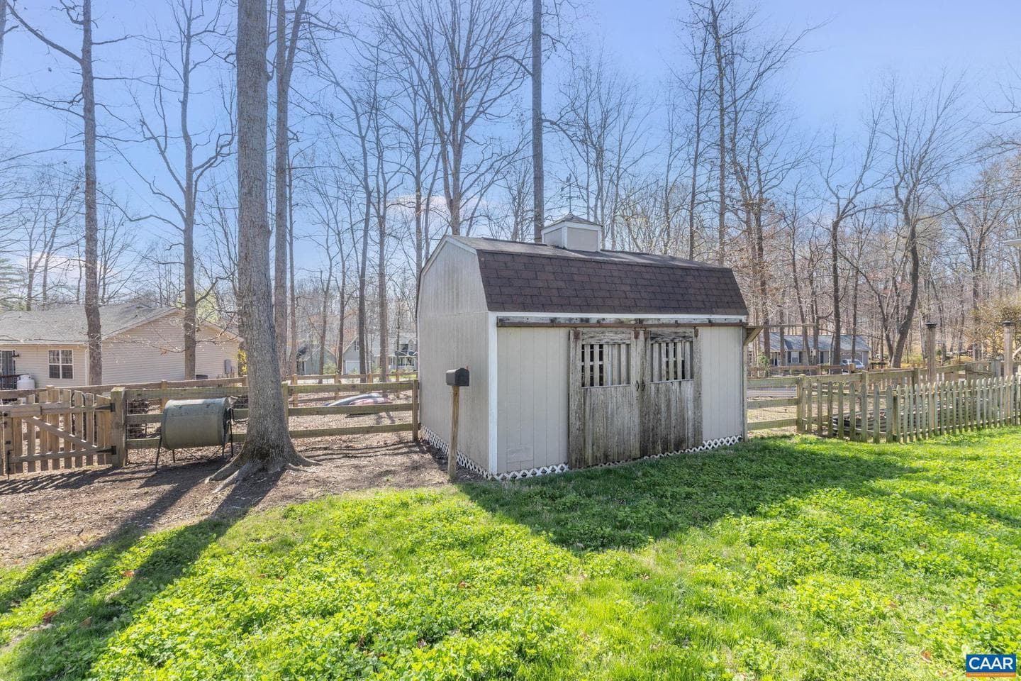 70 Riverside Dr photo 26