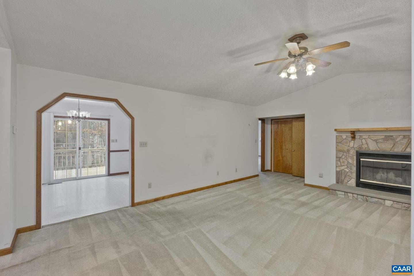 814 Jefferson Dr photo 8