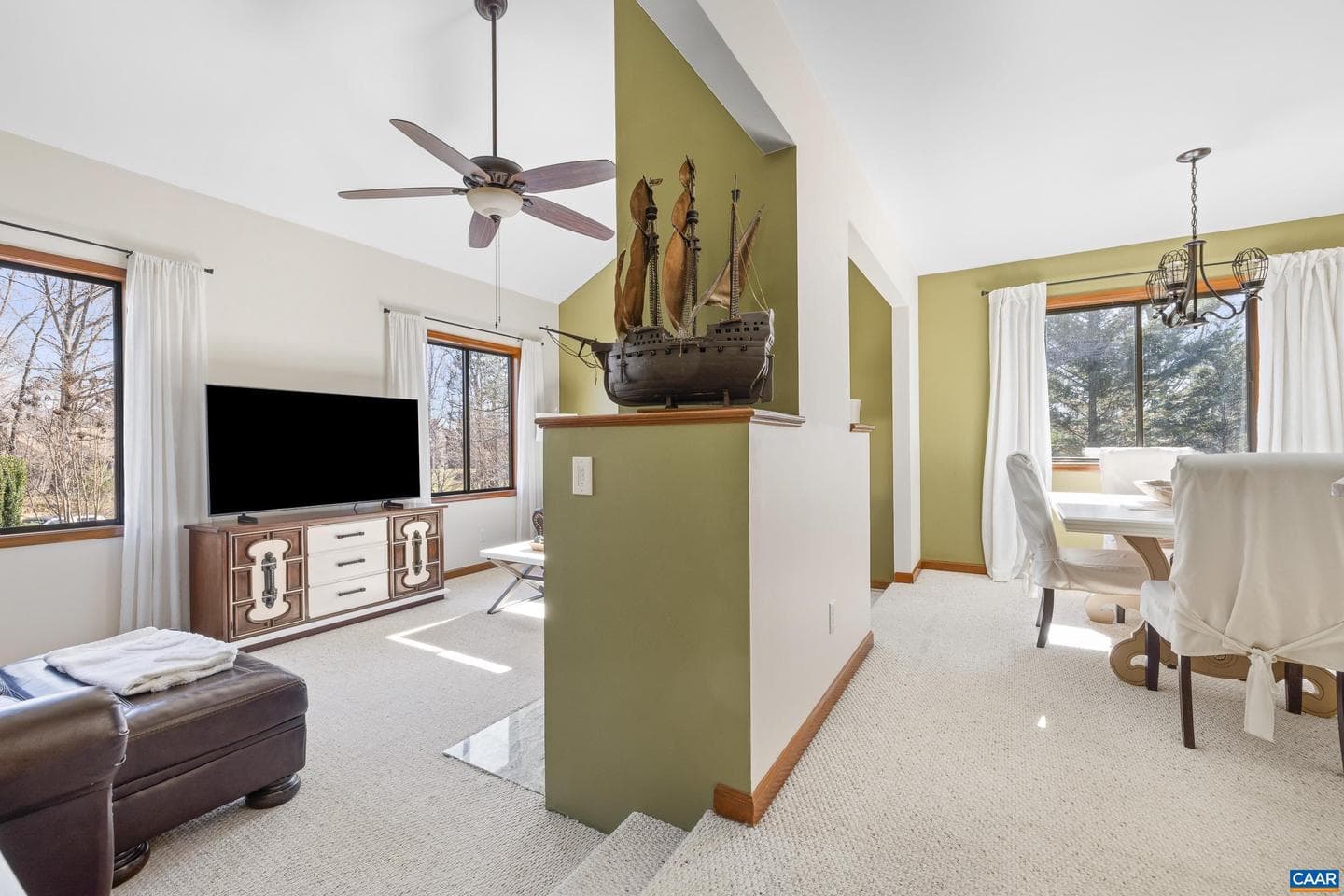 5485 Jamestown Ct photo 13