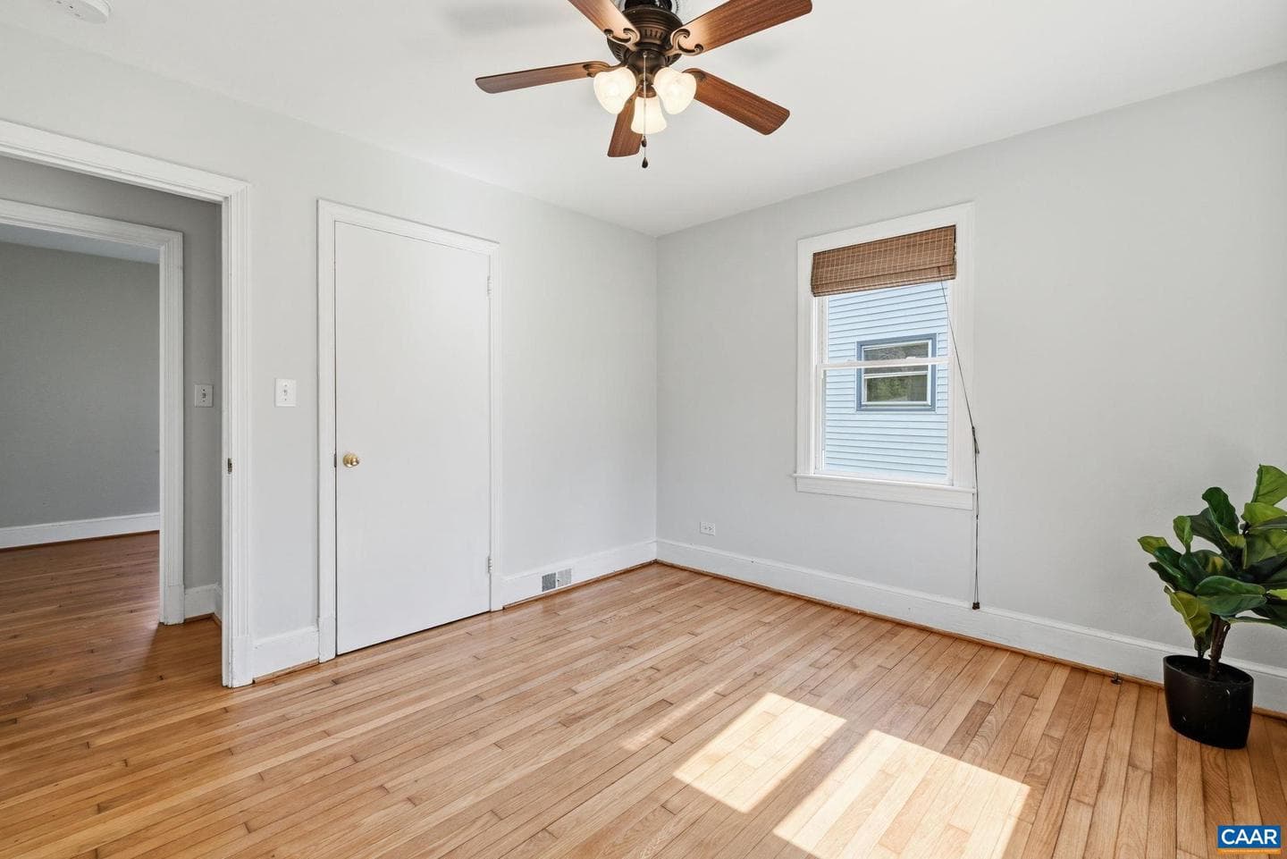 1641 Cherry Ave photo 23