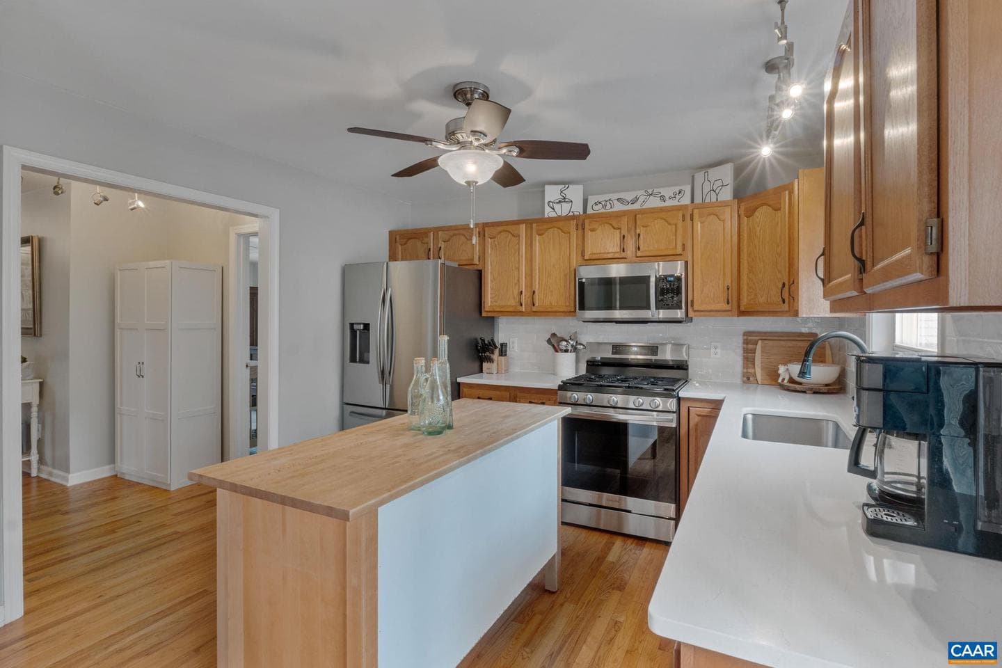 1767 Honeysuckle Ln photo 11
