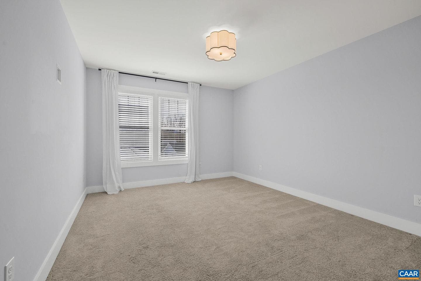 412 Nicholson St photo 24