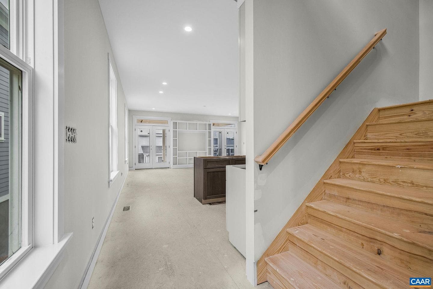 444 Nicholson St photo 5