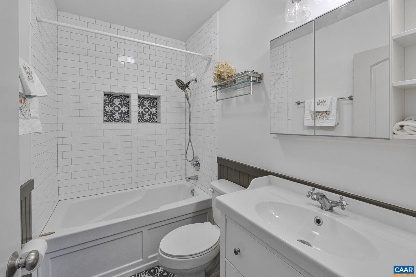 4939 Richmond Rd photo 19