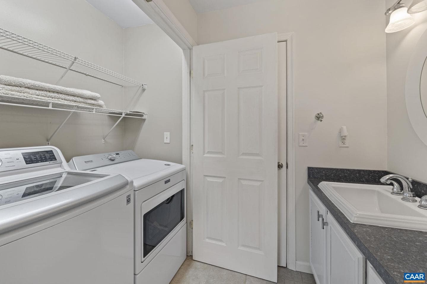 379 Fox Ridge Ln photo 18