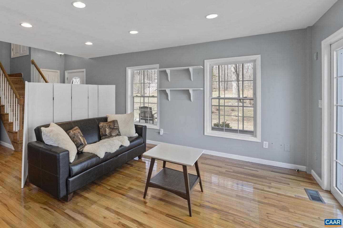 379 Fox Ridge Ln photo 9