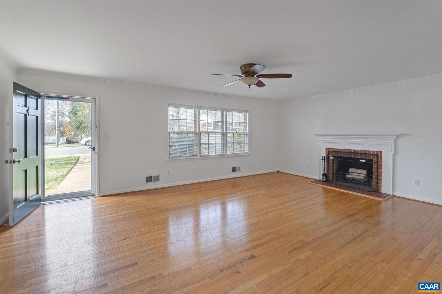617 Davis Ave photo 10