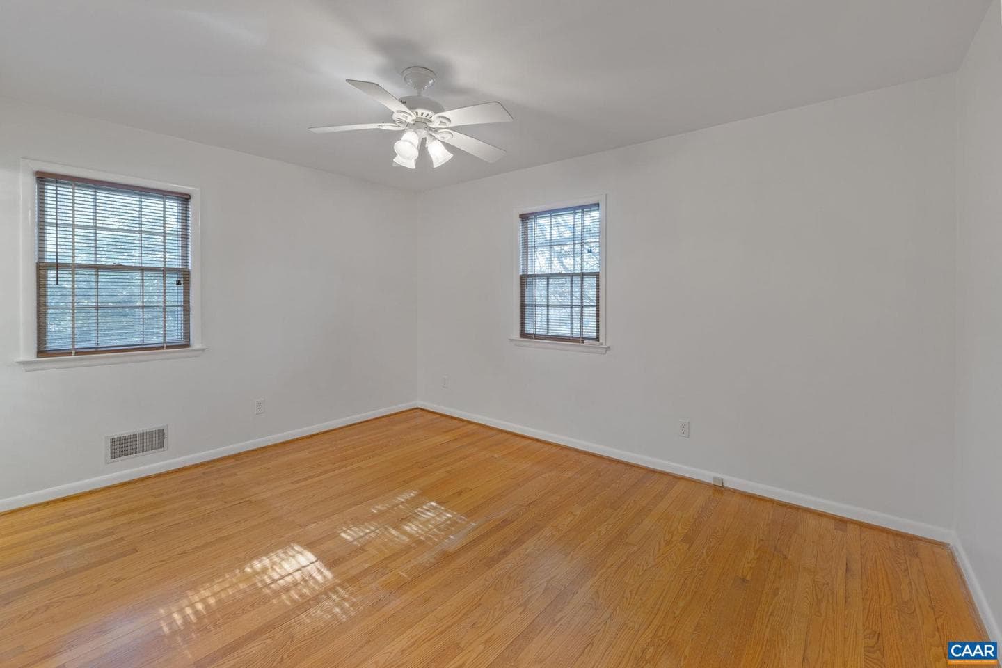 617 Davis Ave photo 14