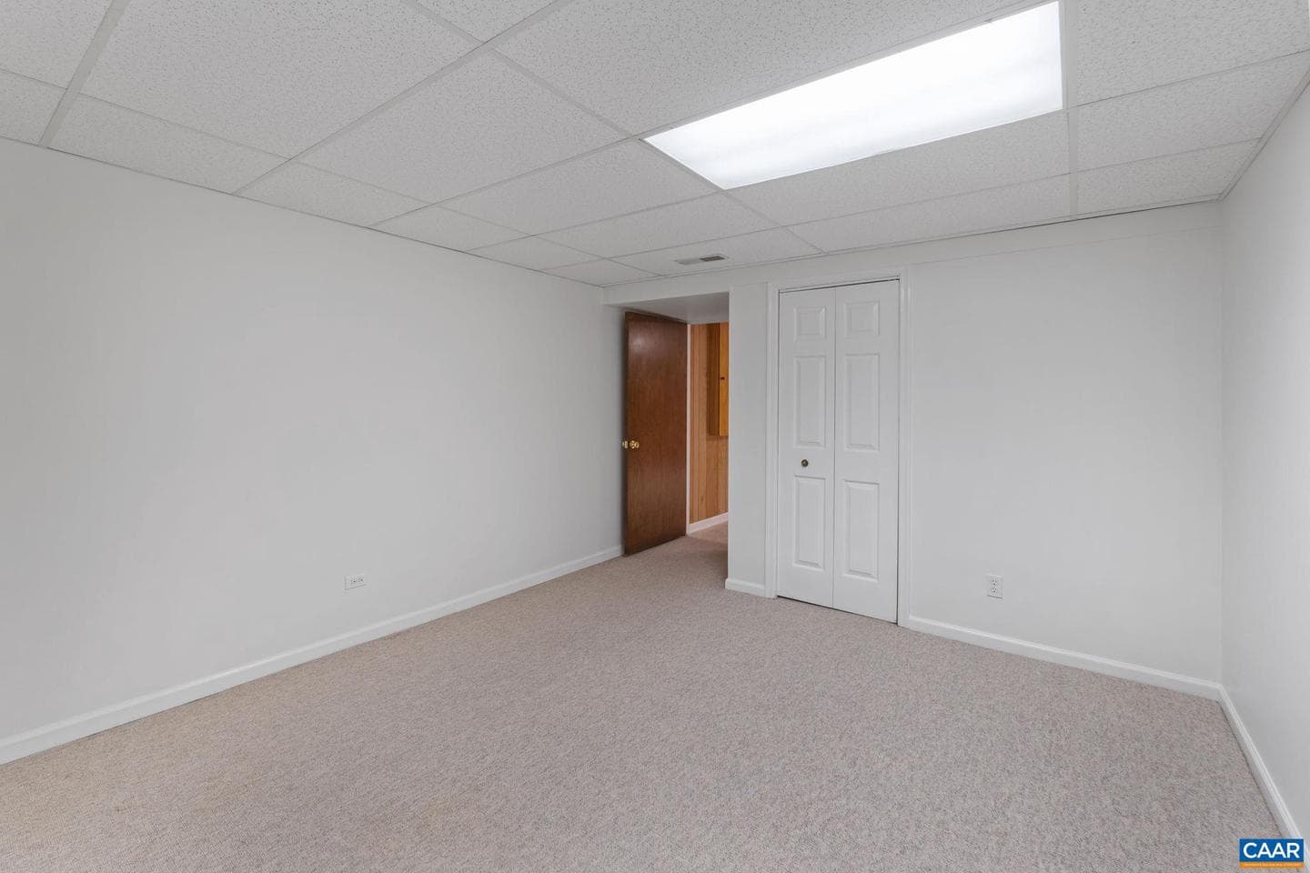 617 Davis Ave photo 34