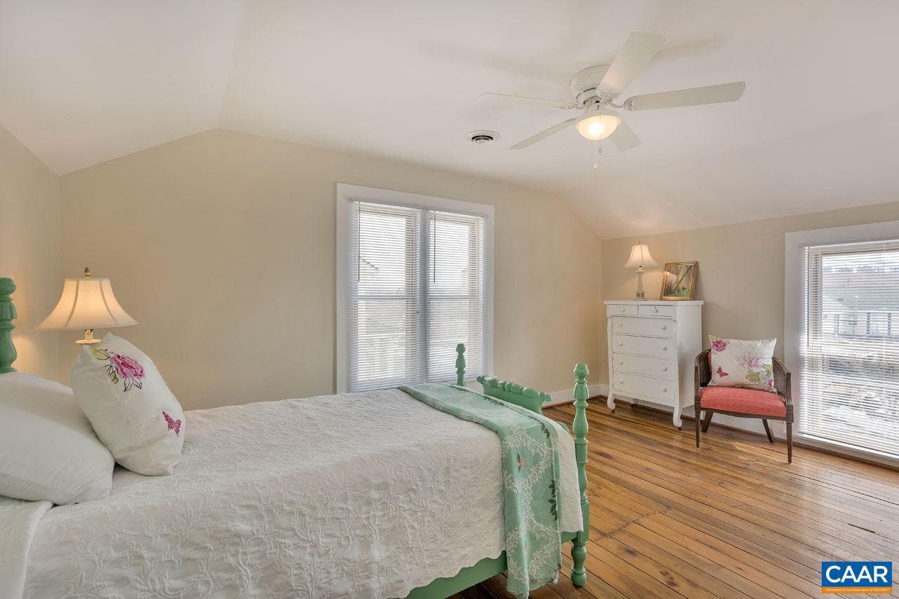 207 Douglas Ave photo 40