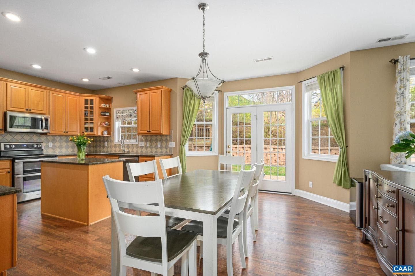 1156 Foxvale Ln photo 10