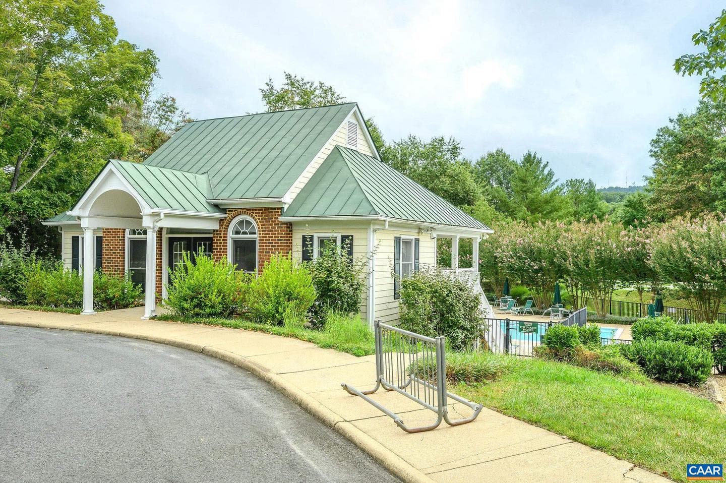 1156 Foxvale Ln photo 36