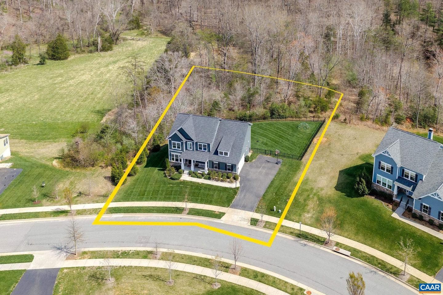 5447 Oxbow Dr photo 2