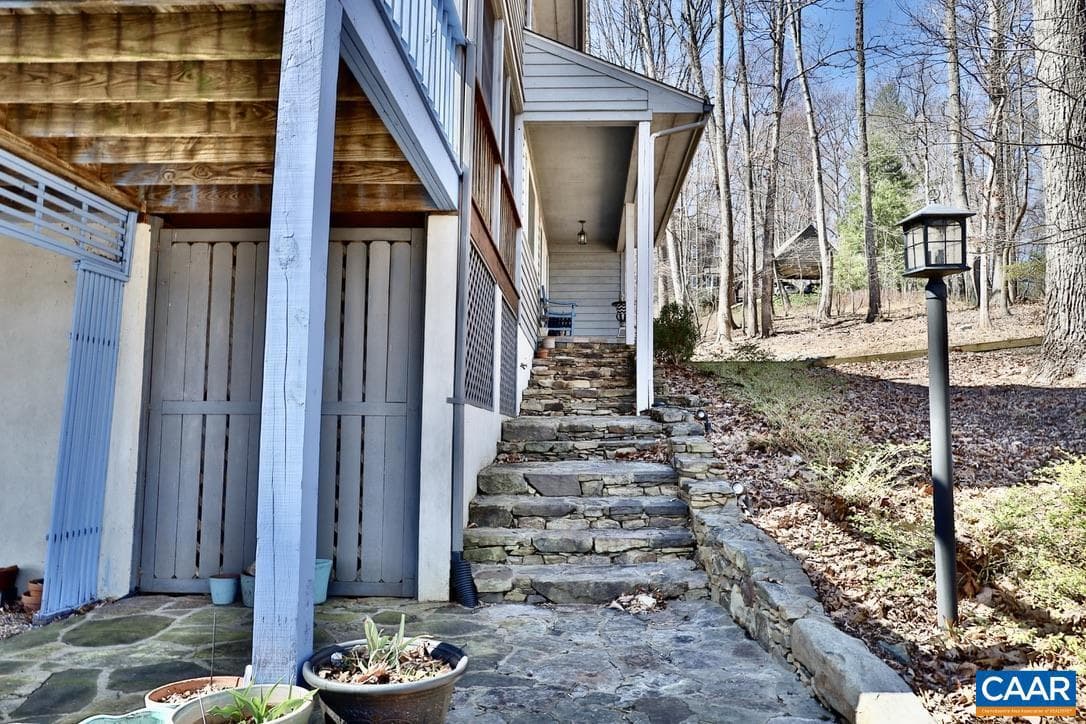 821 Gilliams Mountain Rd photo 3