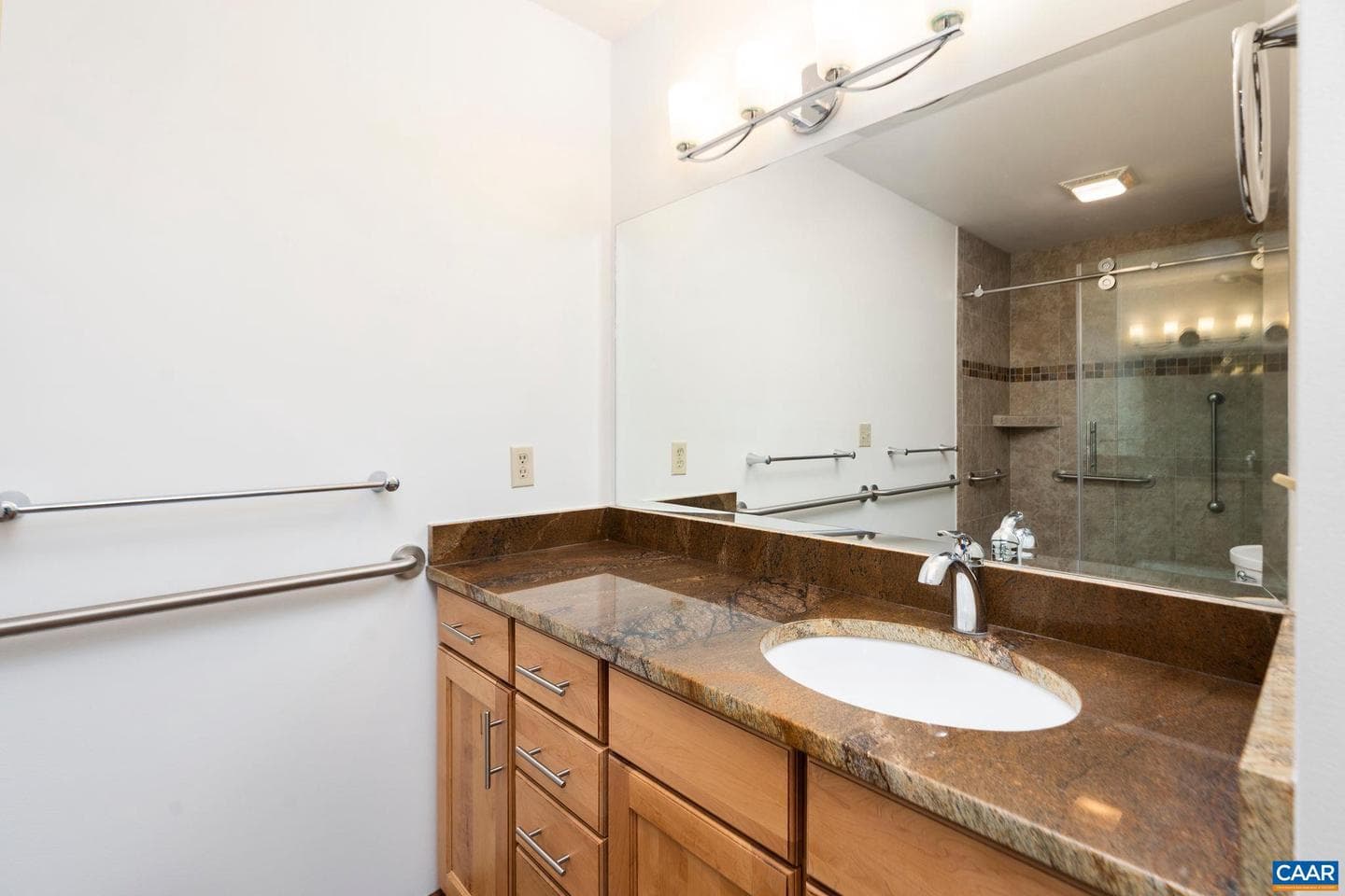 27 Ashlawn Blvd photo 33