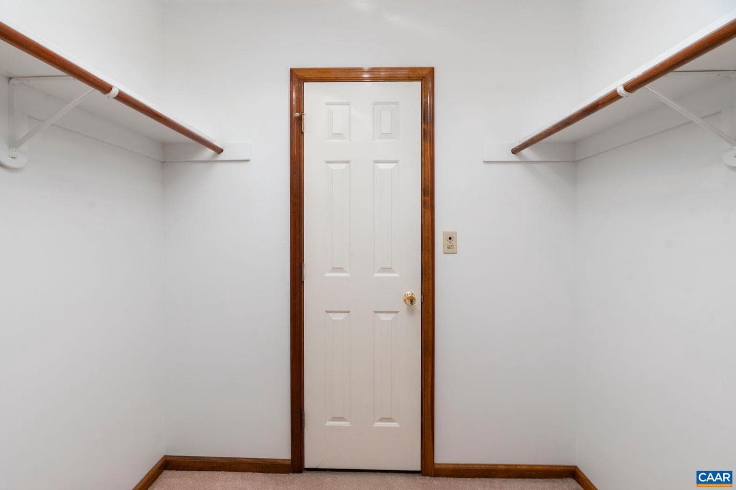 27 Ashlawn Blvd photo 42